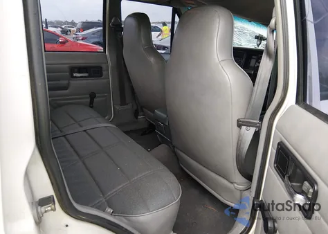 1996 Jeep Cherokee Se z USA, uszkodzony, nr VIN 1J4FJ28S2TL229723